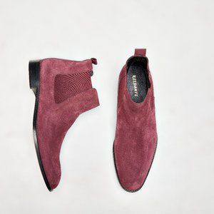 It is the finest Luxury Chelsea Boot.Very comfortable any time you wear it.